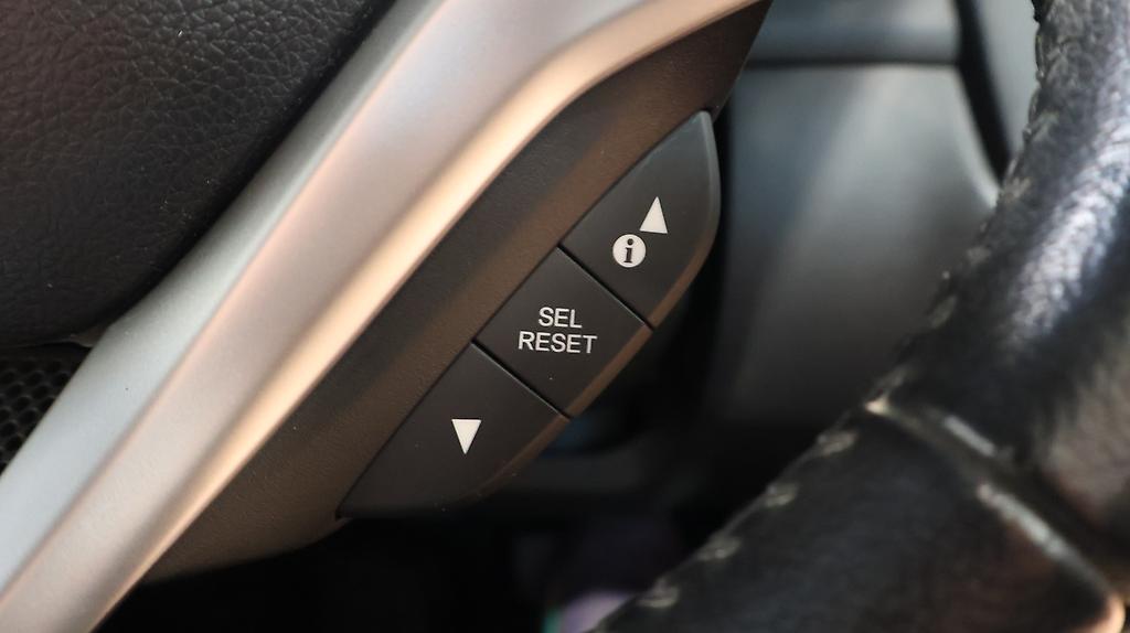 2015 Honda Fit Hybrid L-Package image 323292