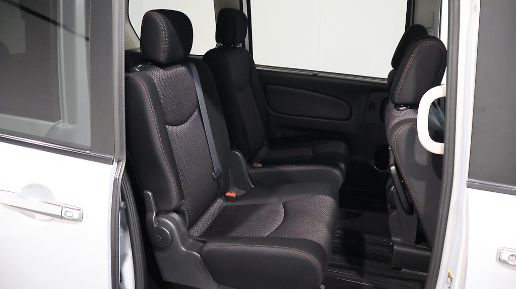 2013 Nissan Serena image 323493