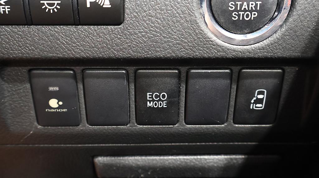 2012 Toyota Vellfire 2.4Z image 323745