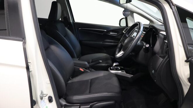 2013 Honda Fit Hybrid L Package image 321958