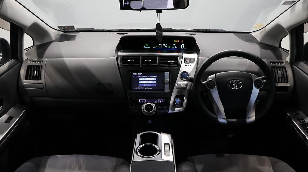 2012 Toyota Prius ALPHA HYBRID 7 Seater image 324121