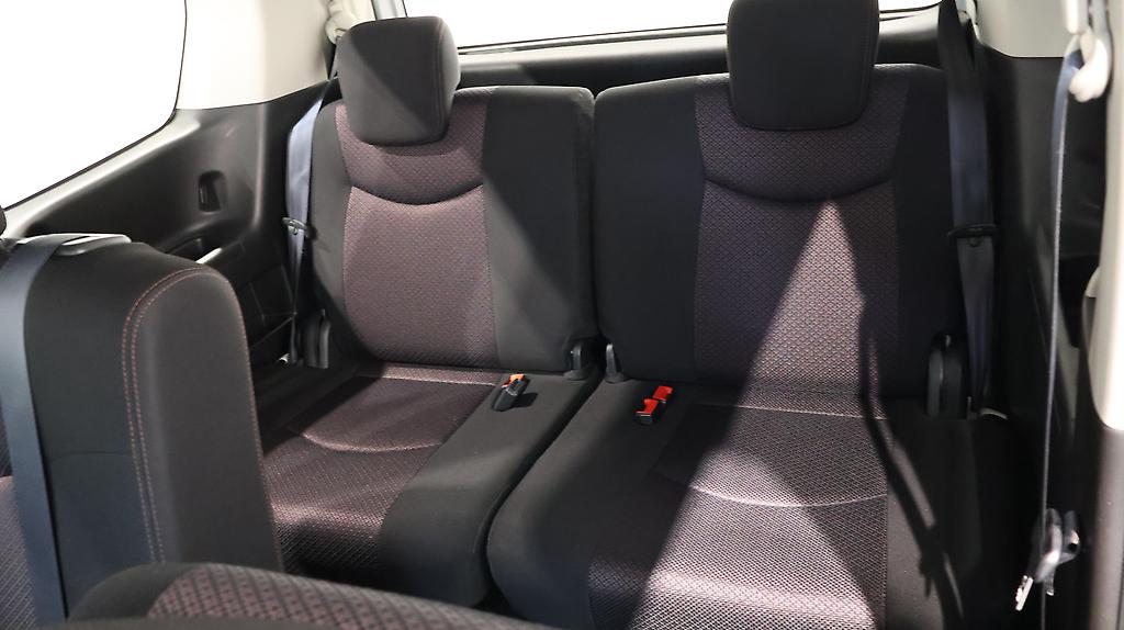2013 Nissan Serena image 323492