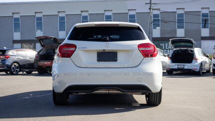 2014 Mercedes-benz A 180 Style Edition Half leather image 324664