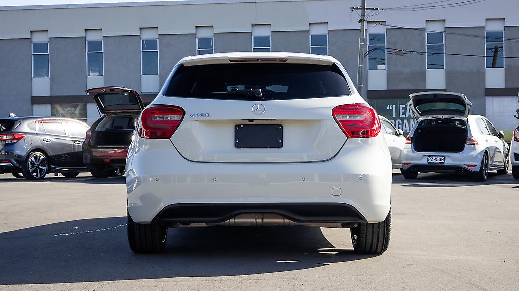 2014 Mercedes-benz A 180 Style Edition Half leather image 324664