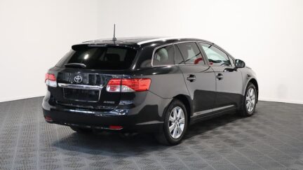 2014 Toyota Avensis Wagon image 325192