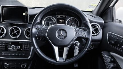 2014 Mercedes-benz A 180 Style Edition Half leather image 324672