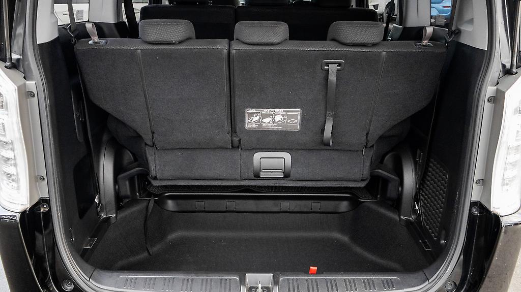 2013 Honda Step Wagon Spada Z, keyless 8 seater Version image 321200