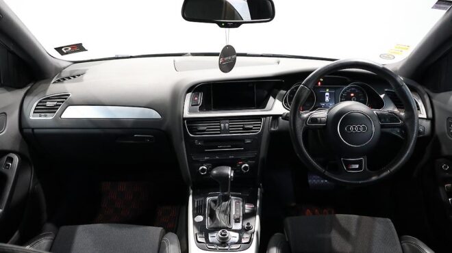 2013 Audi A4 Avant 2.0TFSI S-Line Package image 322375