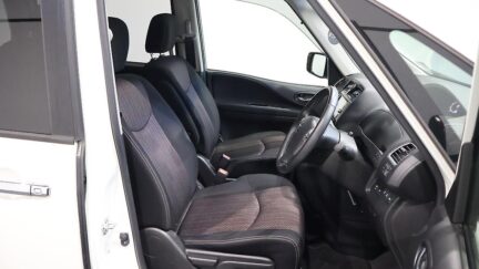 2014 Nissan Serena Highway Star S-Hybrid Advanced safety Package image 326409