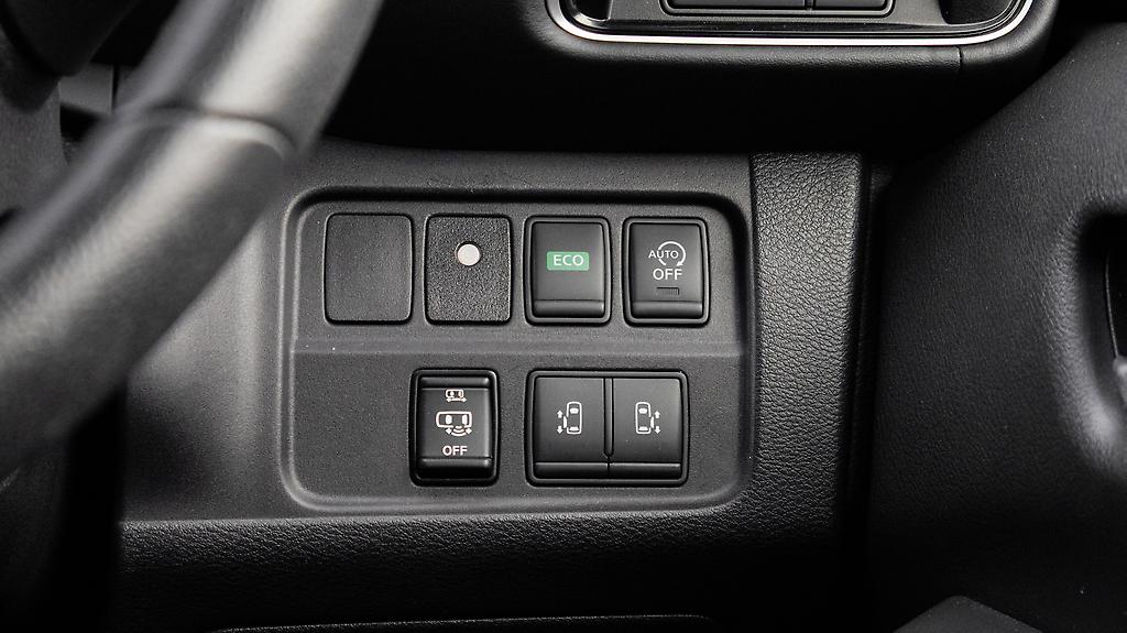 2017 Nissan Serena Highwaystar V-selection Heated seats image 326367