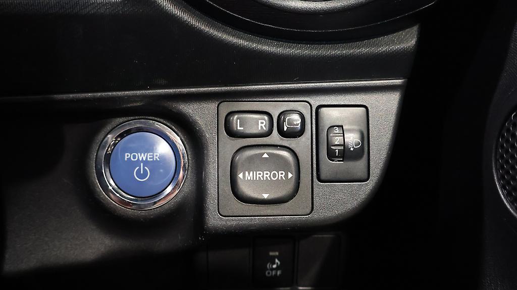 2012 Toyota Aqua G Model, Push Start, Reverse Camera, Low KMS image 322852