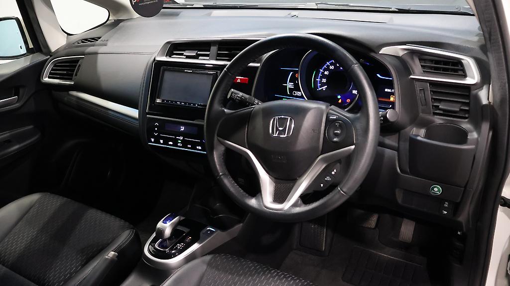 2013 Honda Fit Hybrid L Package image 323783