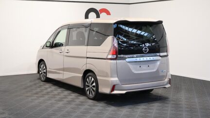 2017 Nissan Serena image 325010