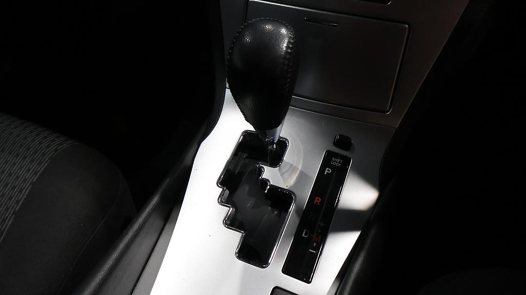 2014 Toyota Avensis Wagon image 325204