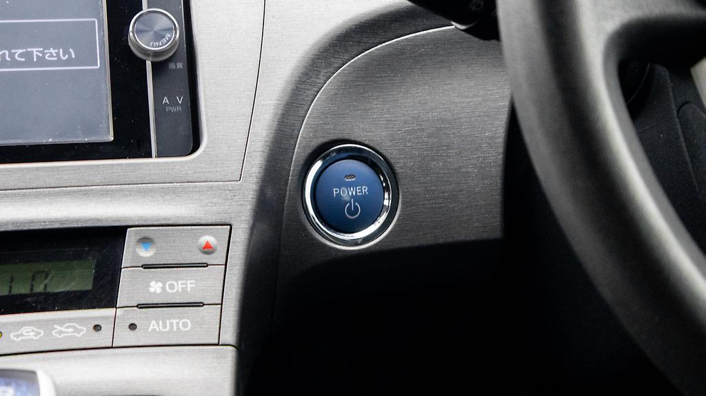 2014 Toyota Prius F spec, Hybrid, Push start image 324313