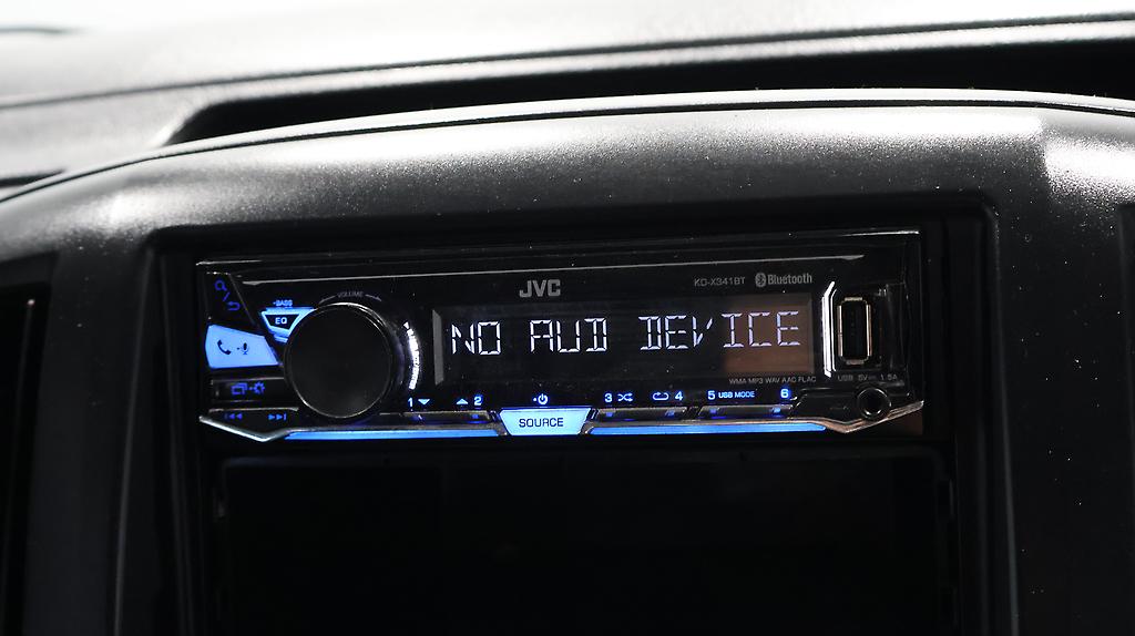 2010 Nissan Nv200 Alloy Wheels – Roof Racks image 325113