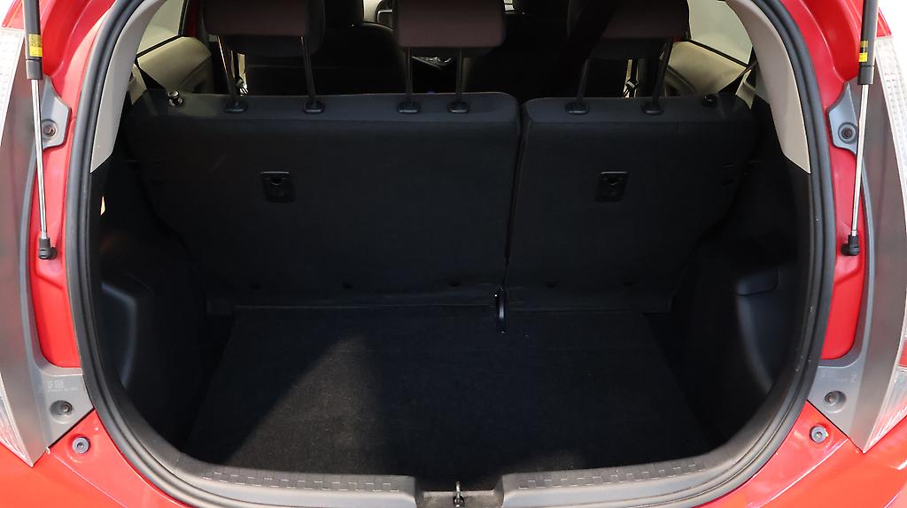 2012 Toyota Aqua Push Button Start – Hybrid image 322460