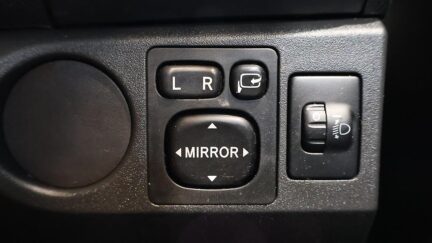 2010 Toyota Vitz image 325320