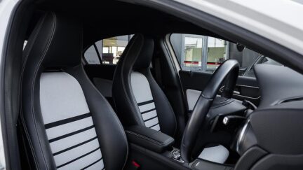 2014 Mercedes-benz A 180 Style Edition Half leather image 324670