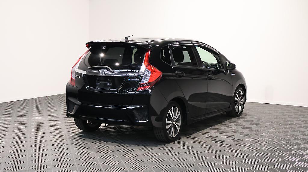 2015 Honda Fit Hybrid S-Package image 326539