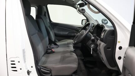 2018 Nissan Nv350 NV350 DX 4WD Caravan image 325759