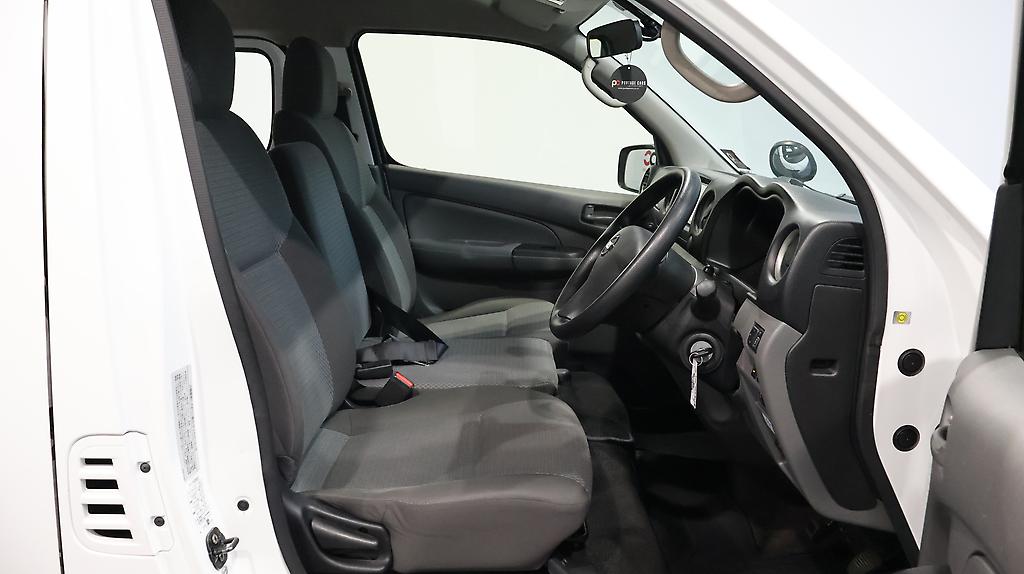 2018 Nissan Nv350 NV350 DX 4WD Caravan image 325759