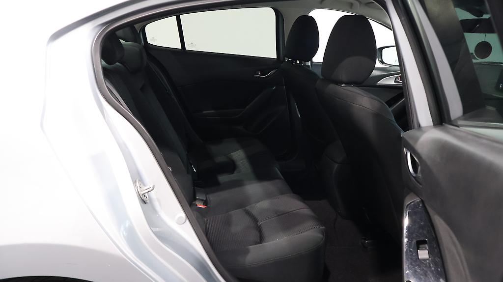 2017 Mazda Axela 15S, Reverse Camera, Push Start image 325693