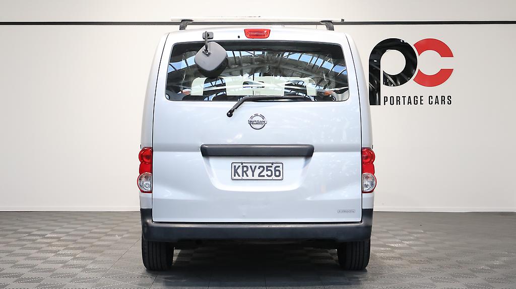 2010 Nissan Nv200 Alloy Wheels – Roof Racks image 325104