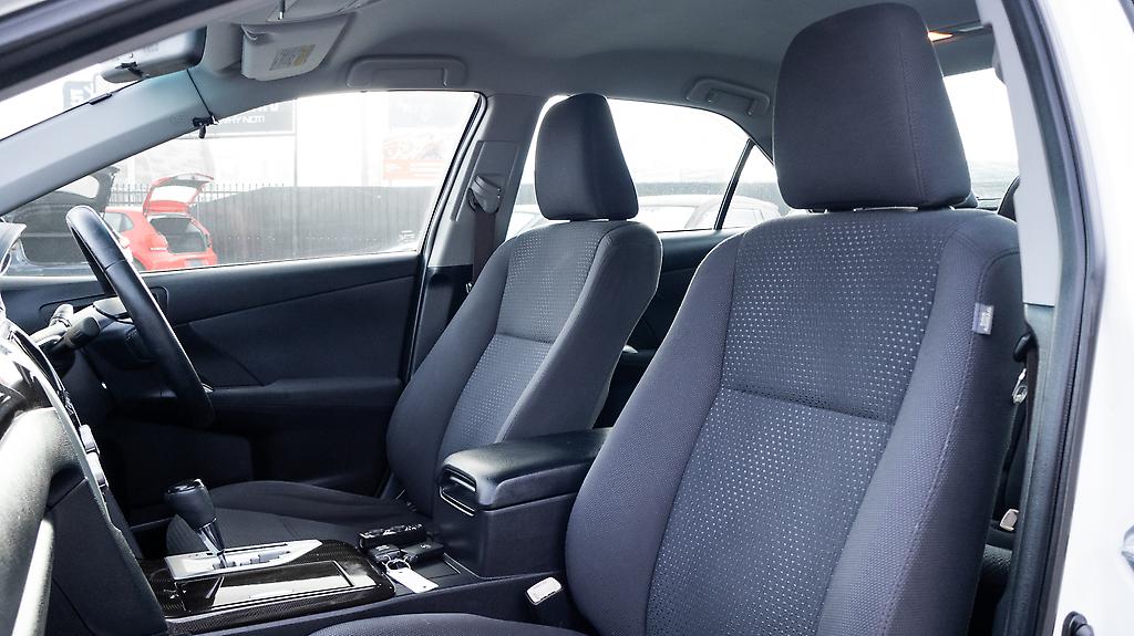 2012 Toyota Camry F hybrid , E seats, Push start image 323720