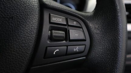 2014 Bmw 320i Low KMs Sedan image 325501