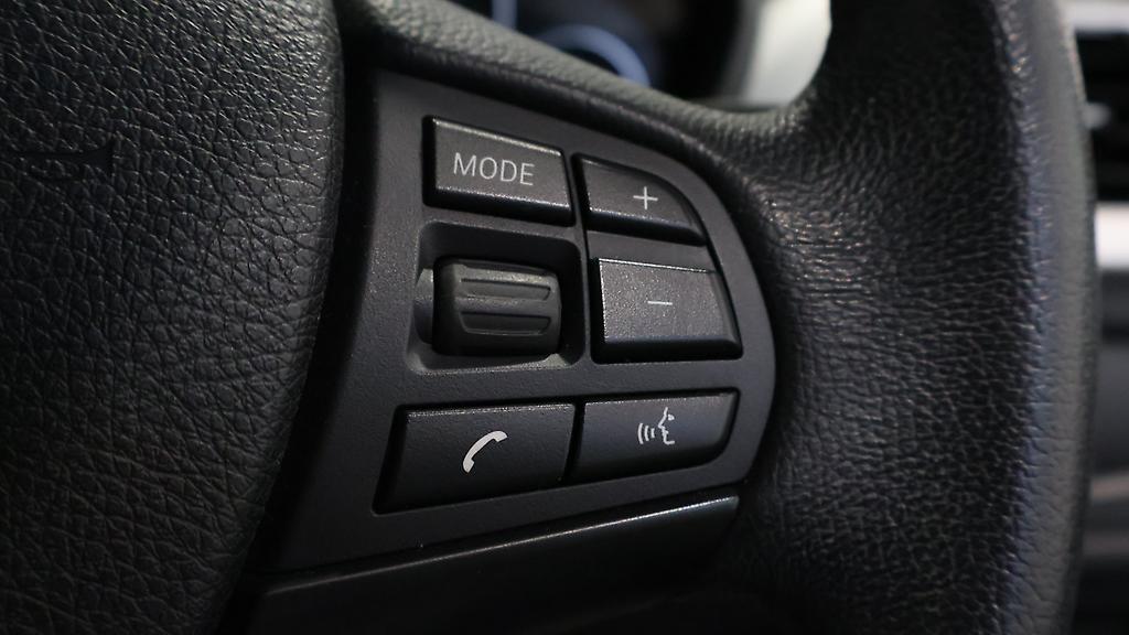 2014 Bmw 320i Low KMs Sedan image 325501