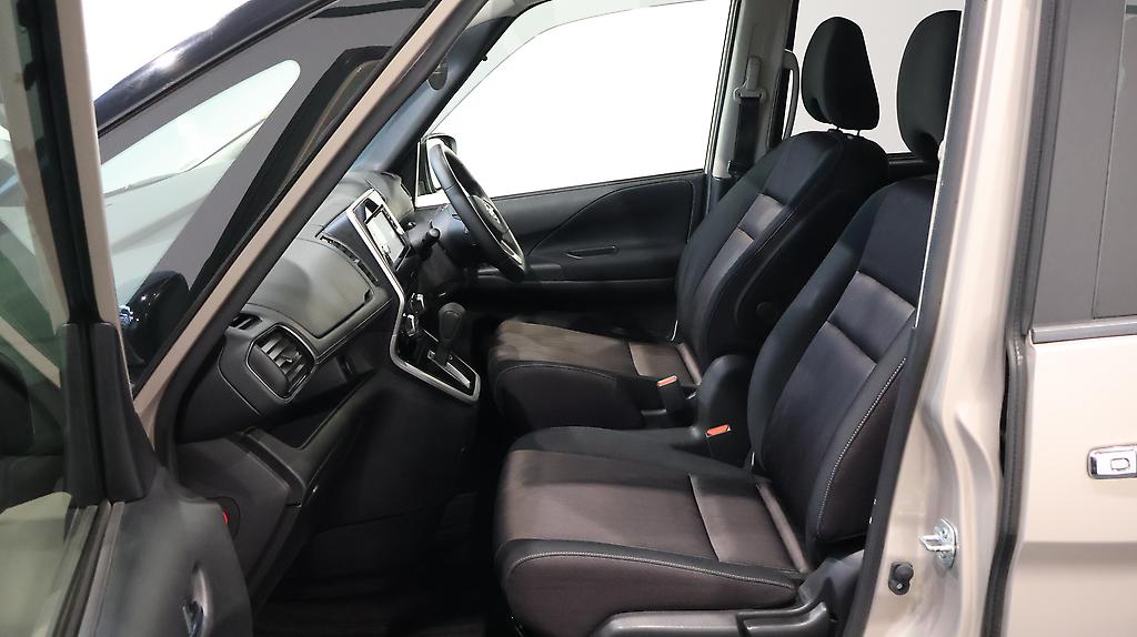 2017 Nissan Serena image 325014