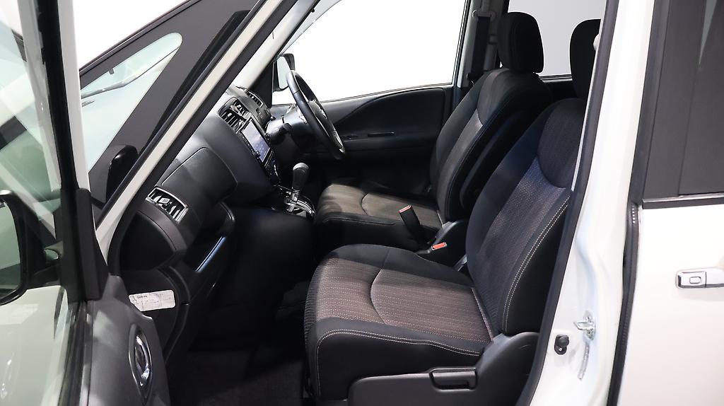 2014 Nissan Serena Highway Star S-Hybrid image 326476