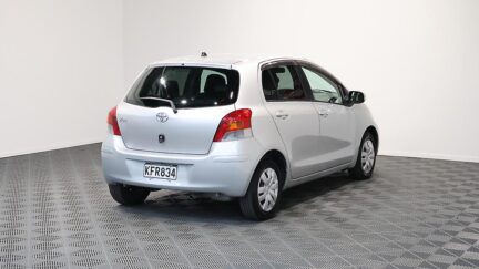 2010 Toyota Vitz image 325308