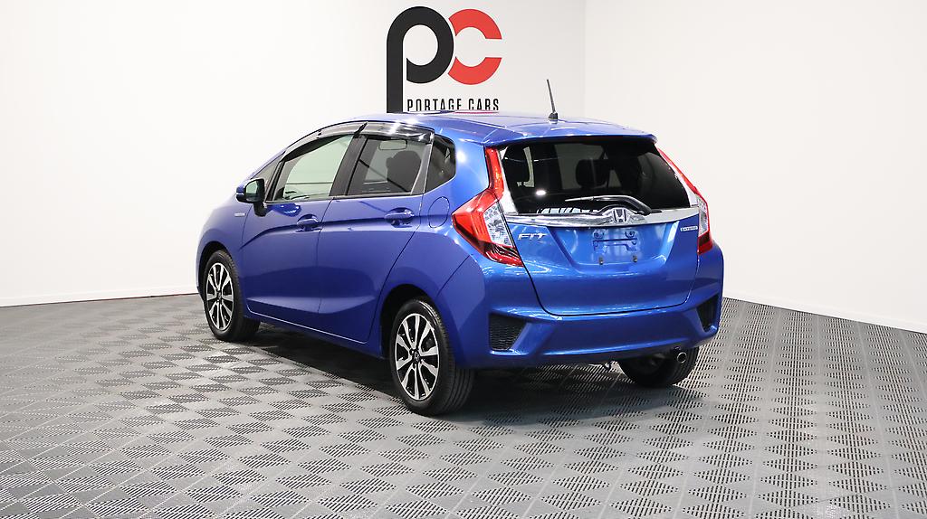 2015 Honda Fit Hybrid L-Package image 324002