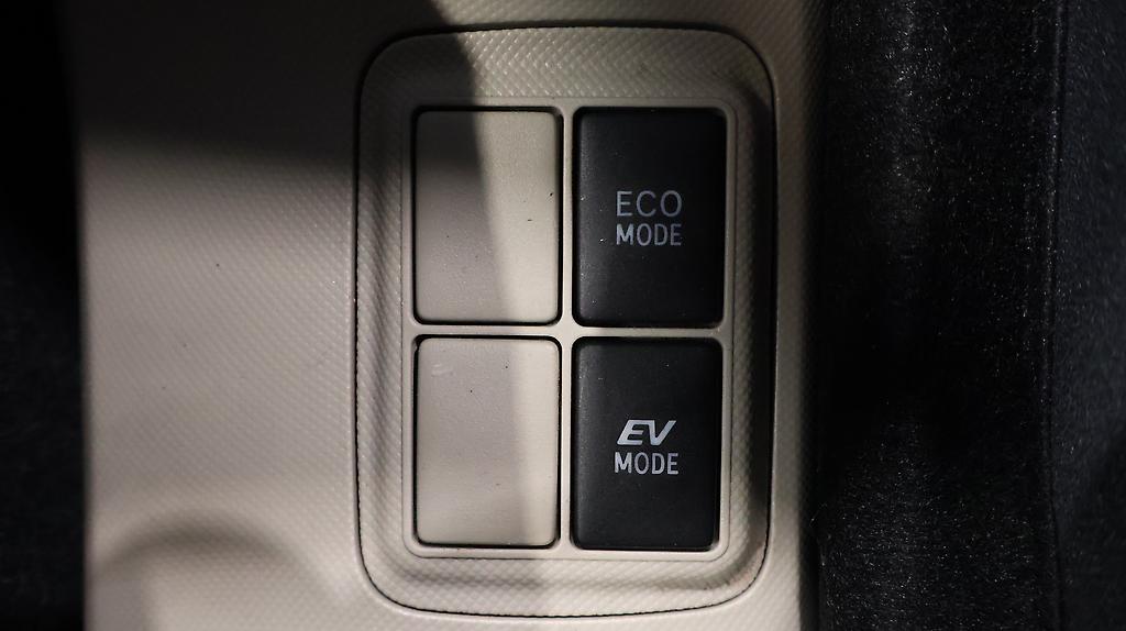 2012 Toyota Aqua G Model, Push Start, Reverse Camera, Low KMS image 322856