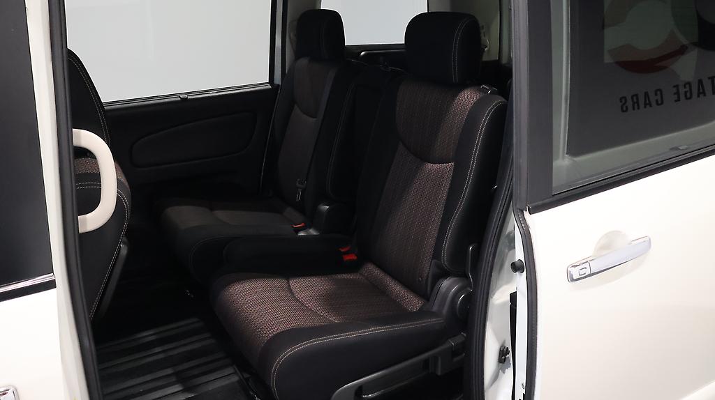 2014 Nissan Serena Highway Star S-Hybrid image 326477