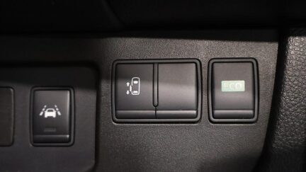 2014 Nissan Serena Highway Star S-Hybrid image 326488