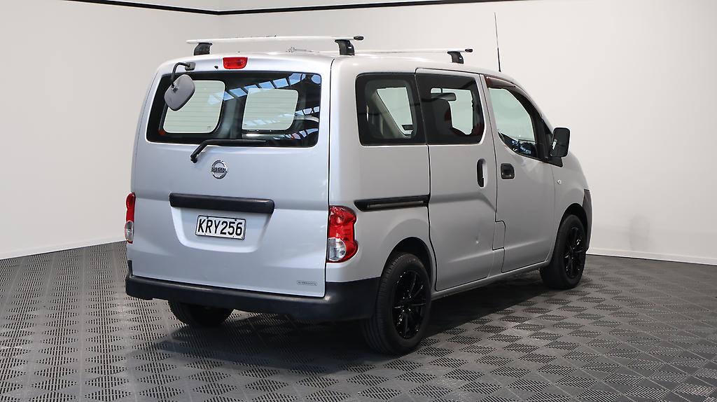 2010 Nissan Nv200 Alloy Wheels – Roof Racks image 325103