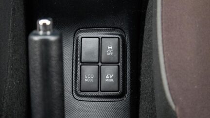 2014 Toyota Aqua G Model, Push Start, Reverse Camera, Cruise Control image 324254