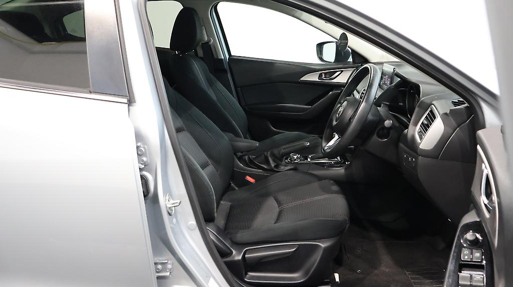 2017 Mazda Axela 15S, Reverse Camera, Push Start image 325694