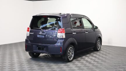 2012 Toyota Spade Alloy Wheels – Push Button Start image 326610