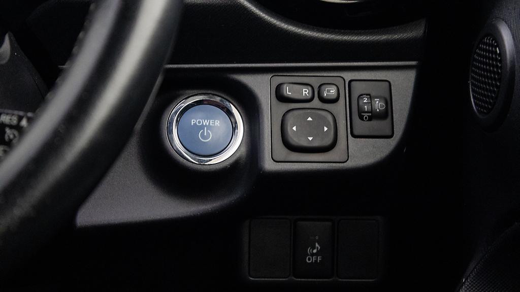 2014 Toyota Aqua G Model, Push Start, Reverse Camera, Cruise Control image 324251