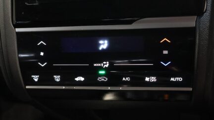 2015 Honda Fit Hybrid F-Package image 323876