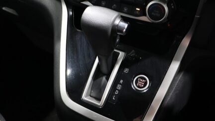 2016 Nissan Serena Hybrid Highway Star image 323477