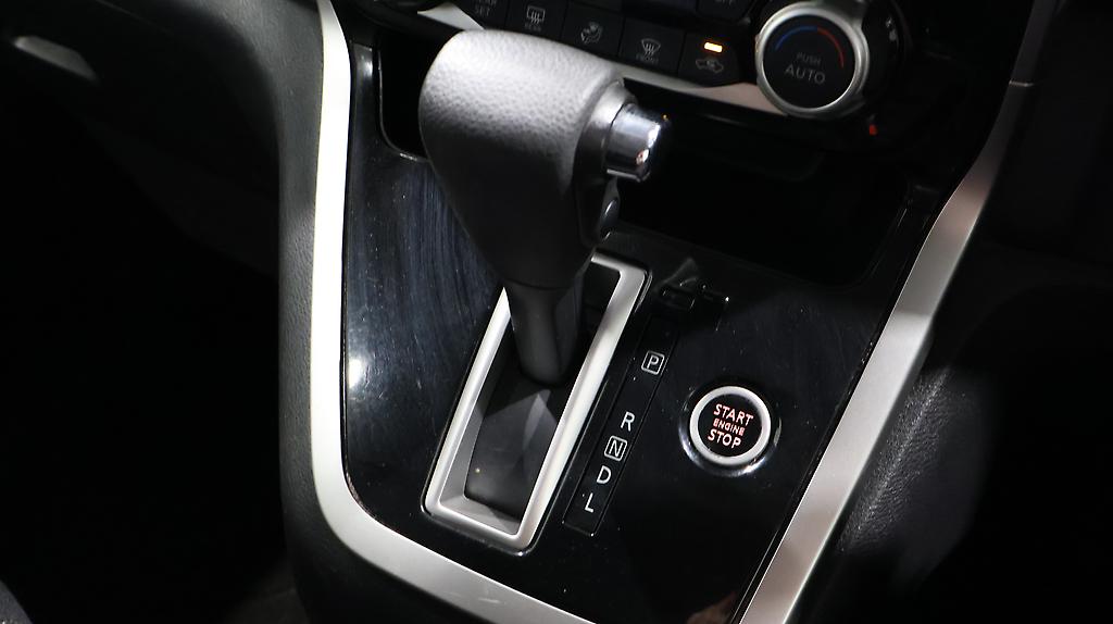 2016 Nissan Serena Hybrid Highway Star image 323477