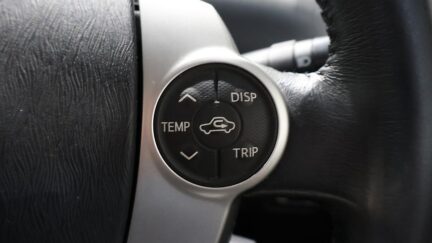 2012 Toyota Prius ALPHA HYBRID 7 Seater image 324131