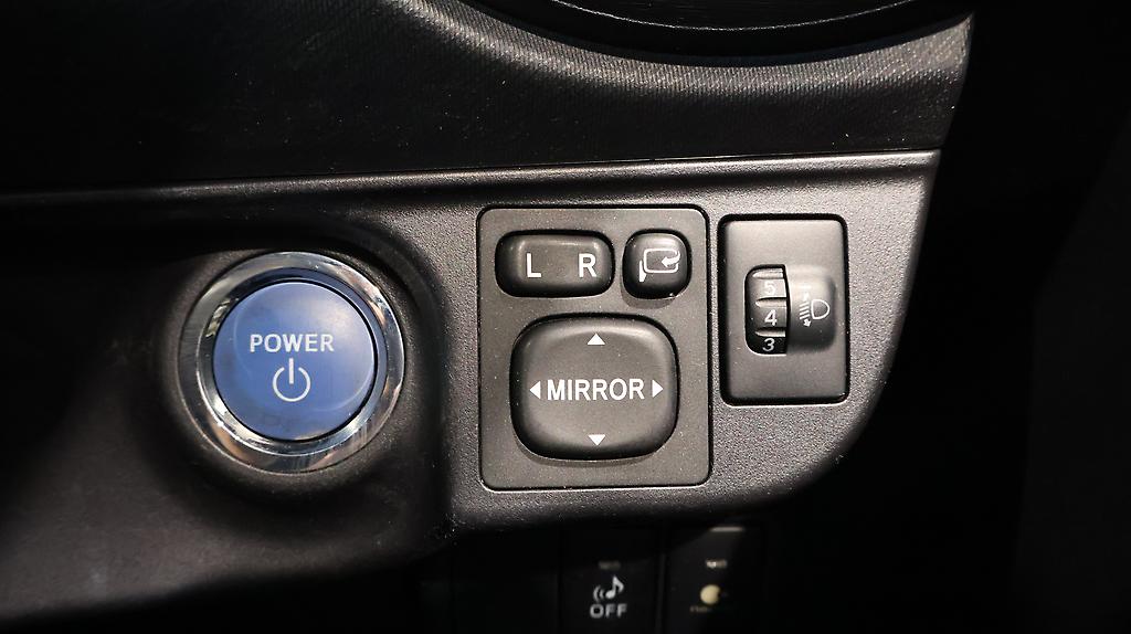 2012 Toyota Aqua Push Button Start image 323056