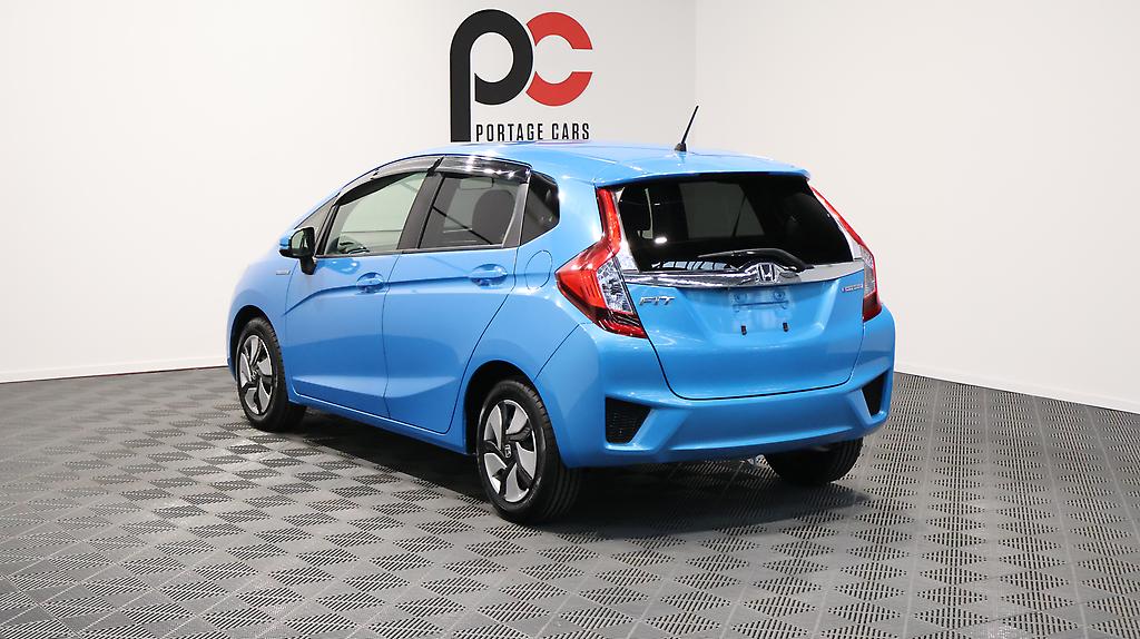 2015 Honda Fit Hybrid L Package image 324180