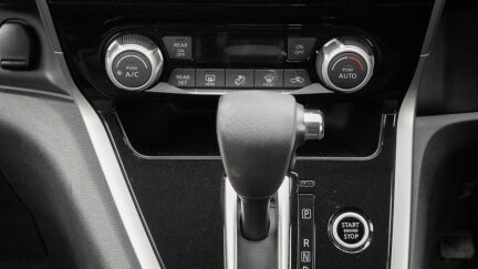 2017 Nissan Serena Highwaystar V-selection Heated seats image 326371